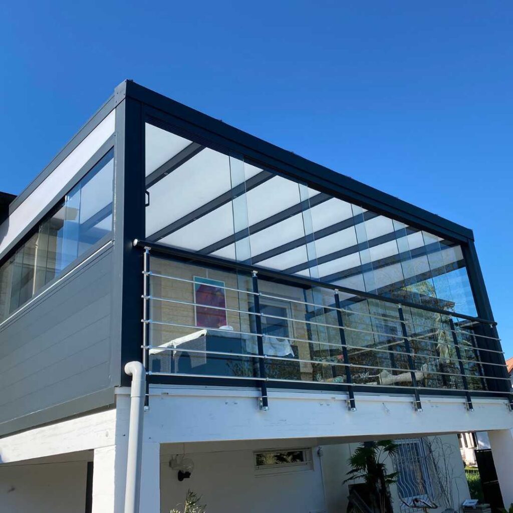 Pergola aluminium sur mesure vitre Sarrenergy