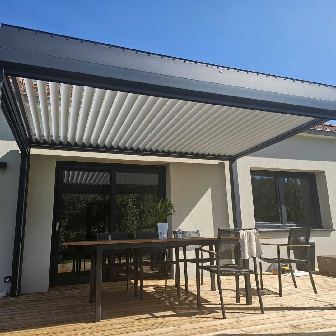 Pergola bioclimatique Sarrenergy